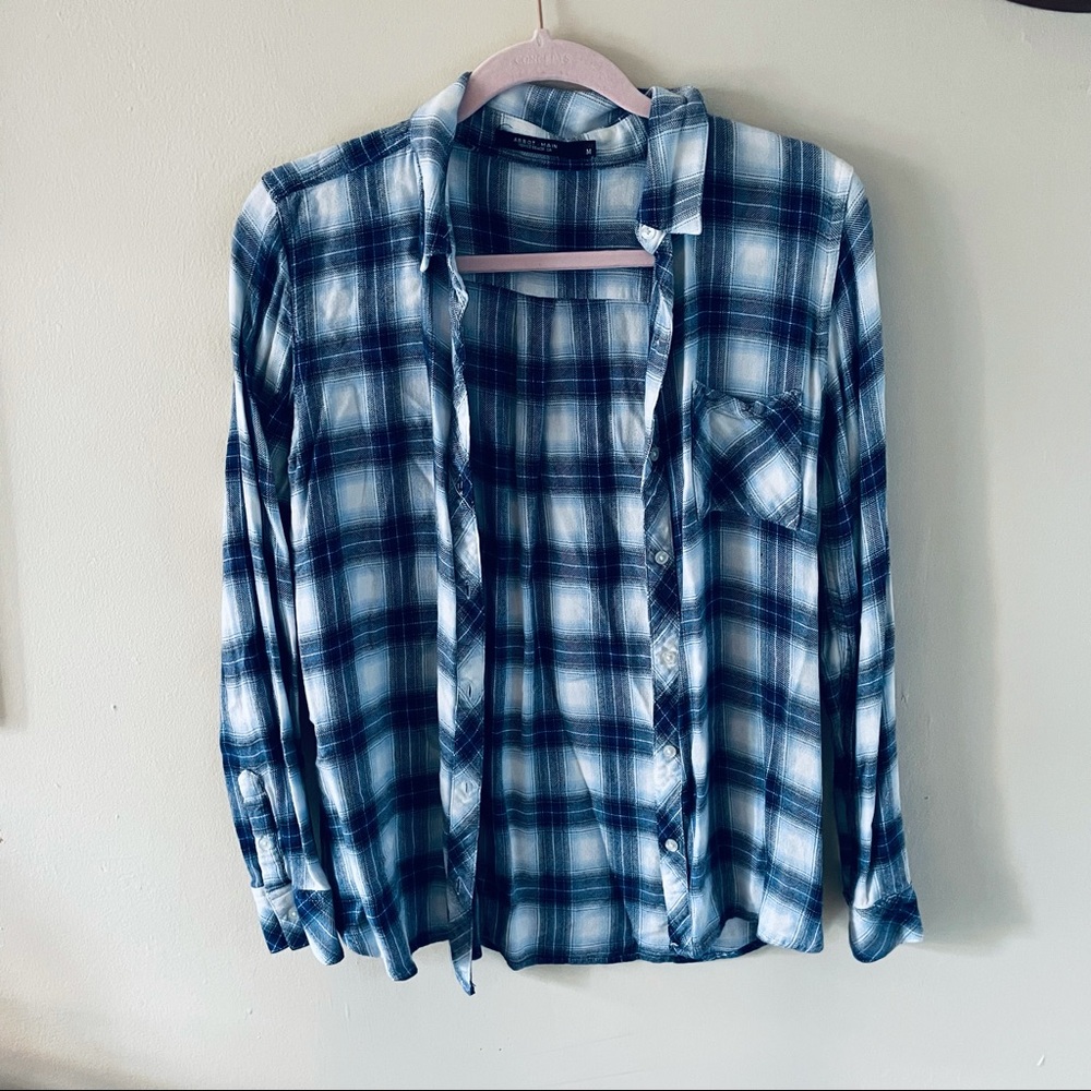 Blue and white soft flannel top size M